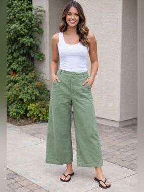 Free People super wide leg Chino Wide Leg in Olive Front pockets